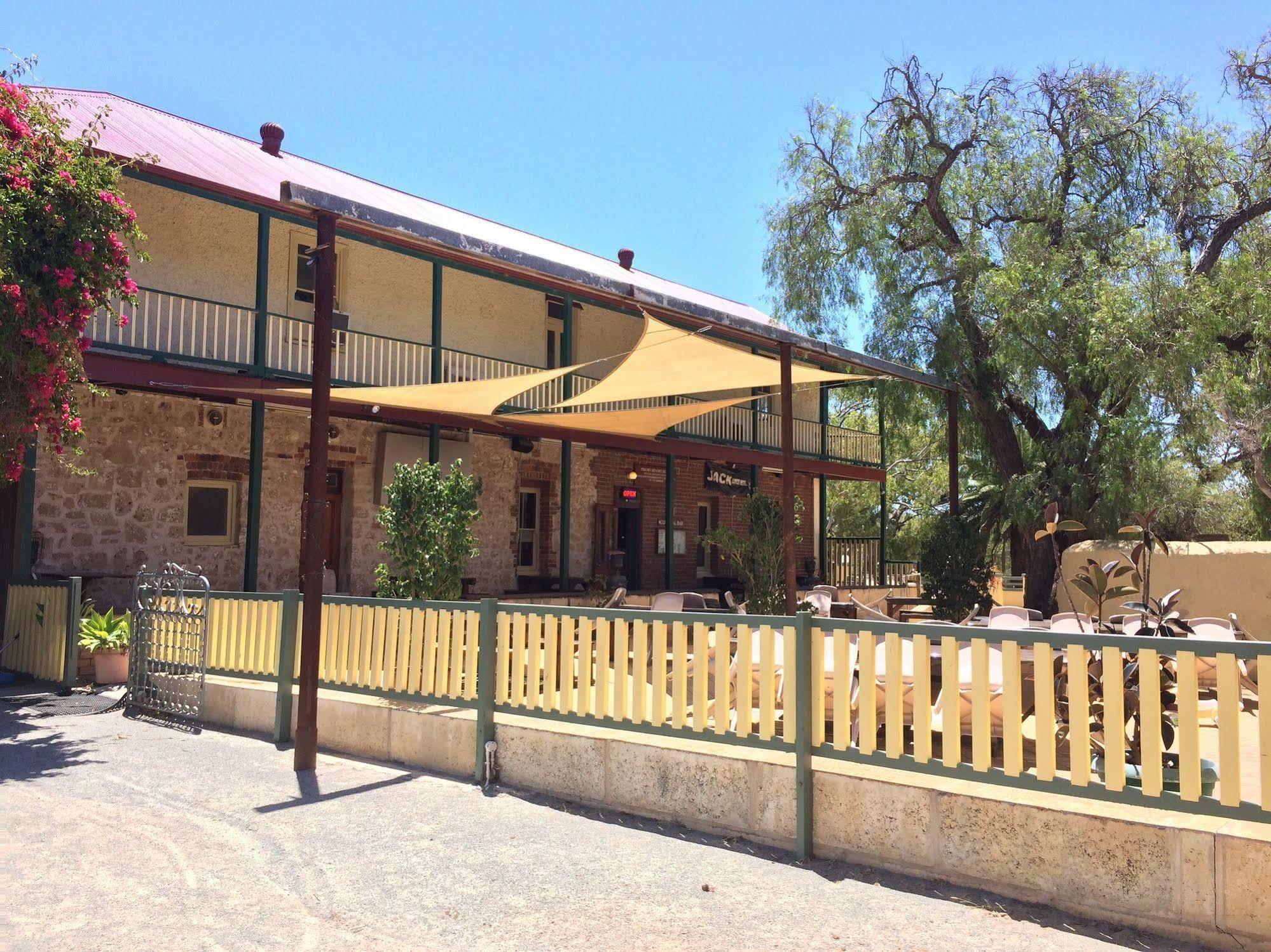 The Priory Hotel Dongara Exterior photo